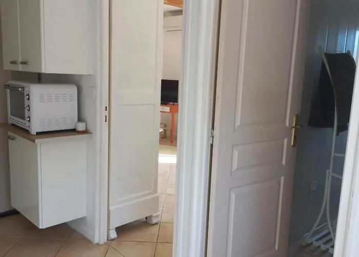2 Personnes Cosy Avec Petit Jardin Céret