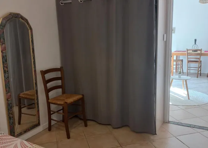 2 Personnes Cosy Avec Petit Jardin * Céret