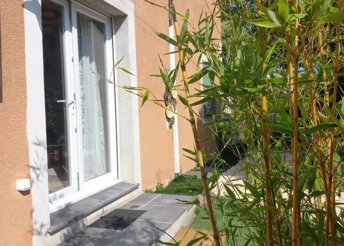 2 Personnes Cosy Avec Petit Jardin Apartman